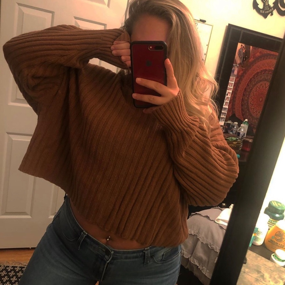 COPY - Cropped sweater